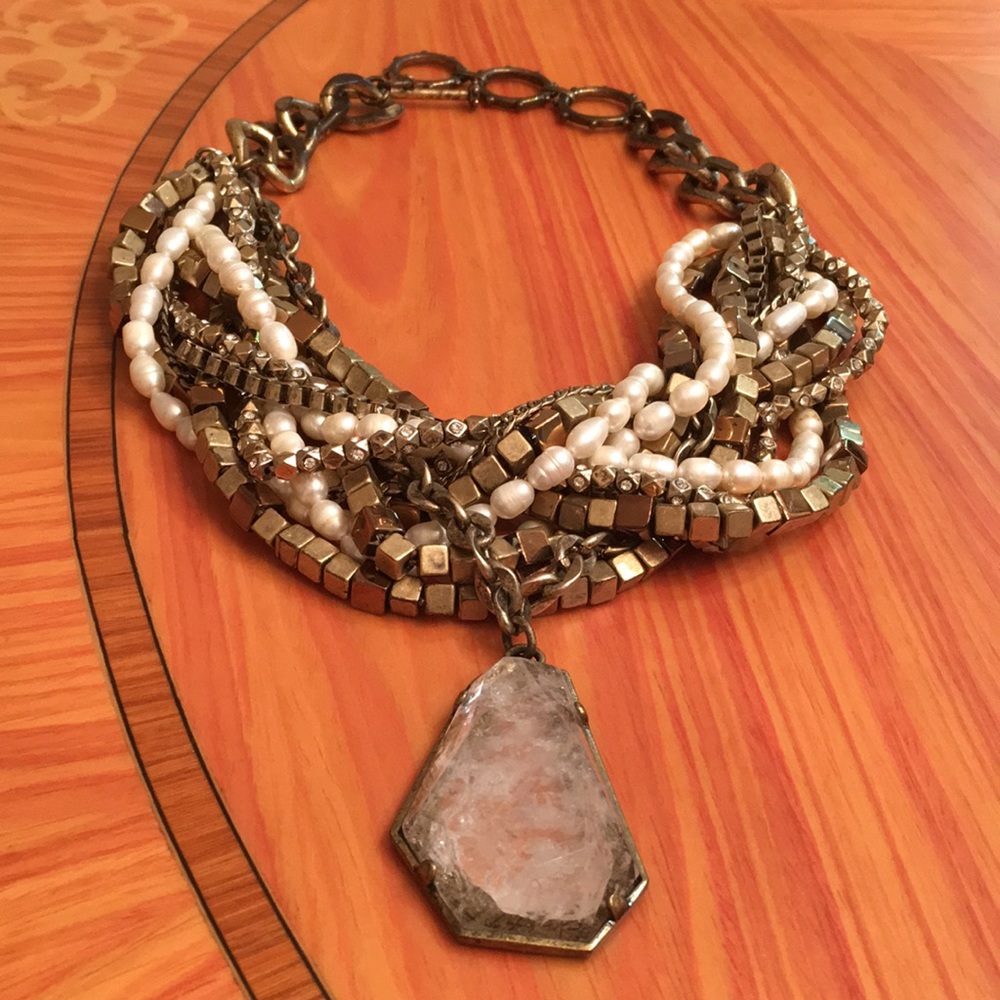 Ann Taylor Gold Tone Pearlized twist Statement Necklace with lucite pendant - Picture 2 of 11